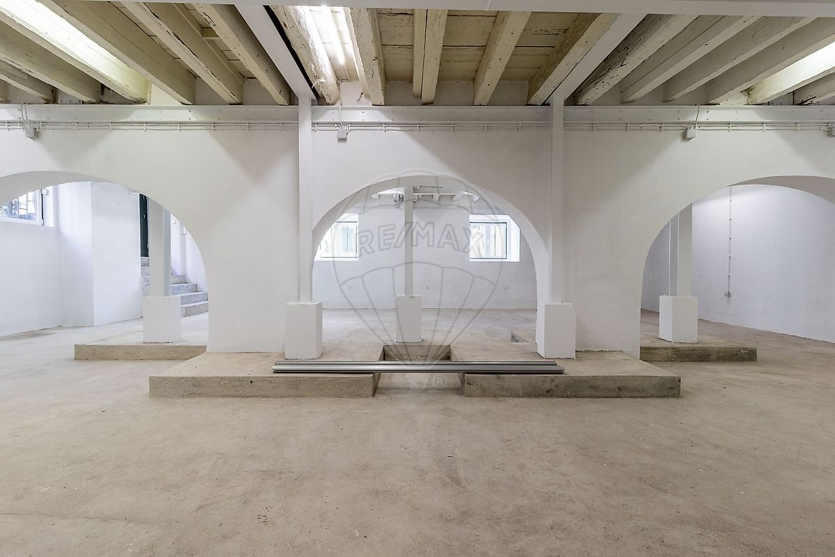 Armazém à venda em Lisboa