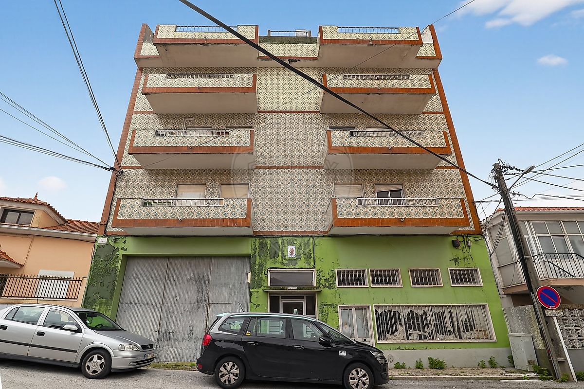 Prédio à venda em Loures