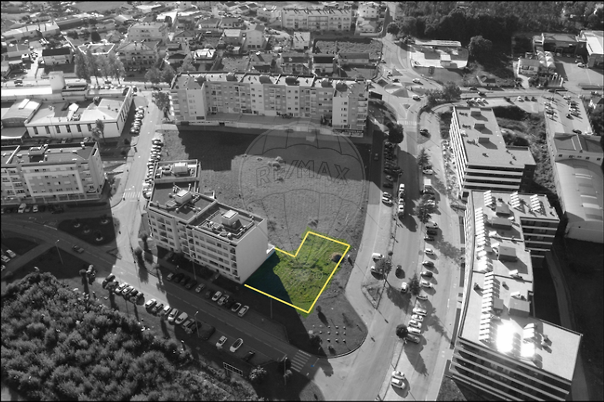 Terreno à venda em Santa Maria da Feira